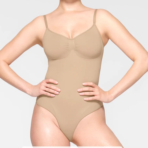 SKIMS Other - NWOT Skims Sculpting Seamless Bodysuit Brief Size Small/Medium
